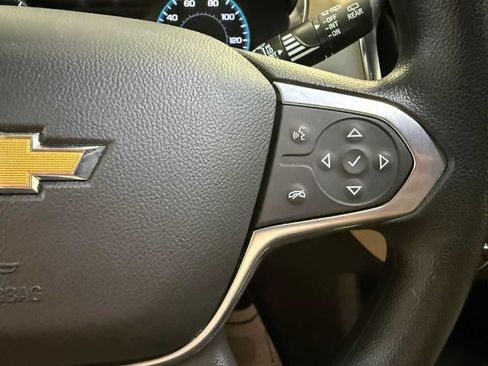 Used 2022 Chevrolet Traverse LS FWD image 31