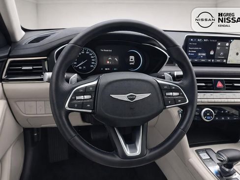 Used 2025 Genesis G70 2.5T RWD image 8
