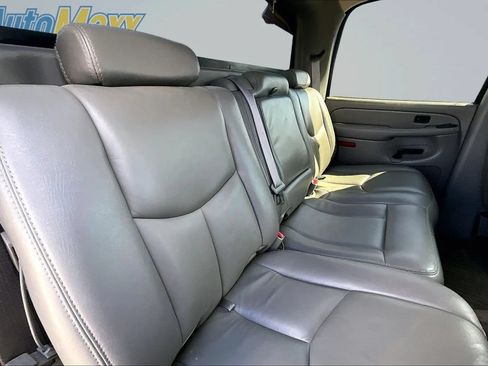 Used 2005 Chevrolet Avalanche Z71 w/ Sun And Sound Package AWD/4WD image 27