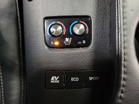 Used 2014 Toyota Avalon Limited w/ Technology Package FWD image 16