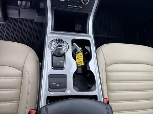 Used 2024 Ford Edge SEL w/ Convenience Package image 42