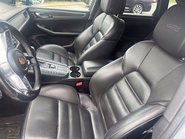 Used 2018 Porsche Macan GTS AWD/4WD image 27