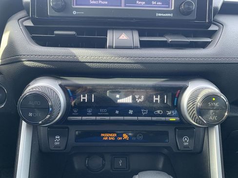 Used 2020 Toyota RAV4 XLE image 16