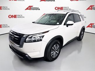 Used 2023 Nissan Pathfinder SL video 3