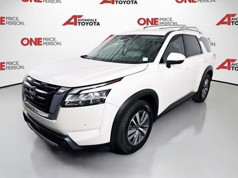 Used 2023 Nissan Pathfinder SL image 3