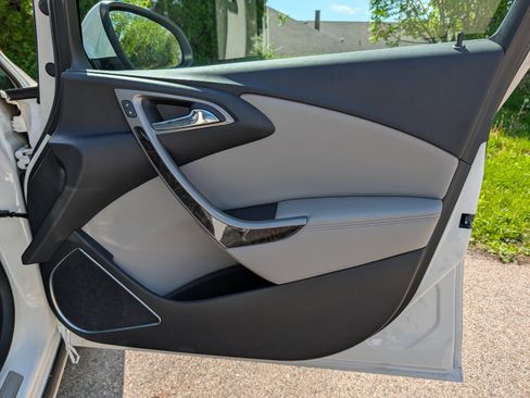 Used 2016 Buick Verano w/ Comfort Package FWD image 30