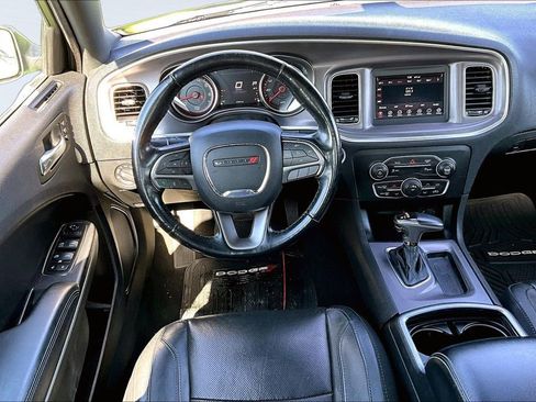 Used 2019 Dodge Charger SXT w/ Leather Interior Group image 5