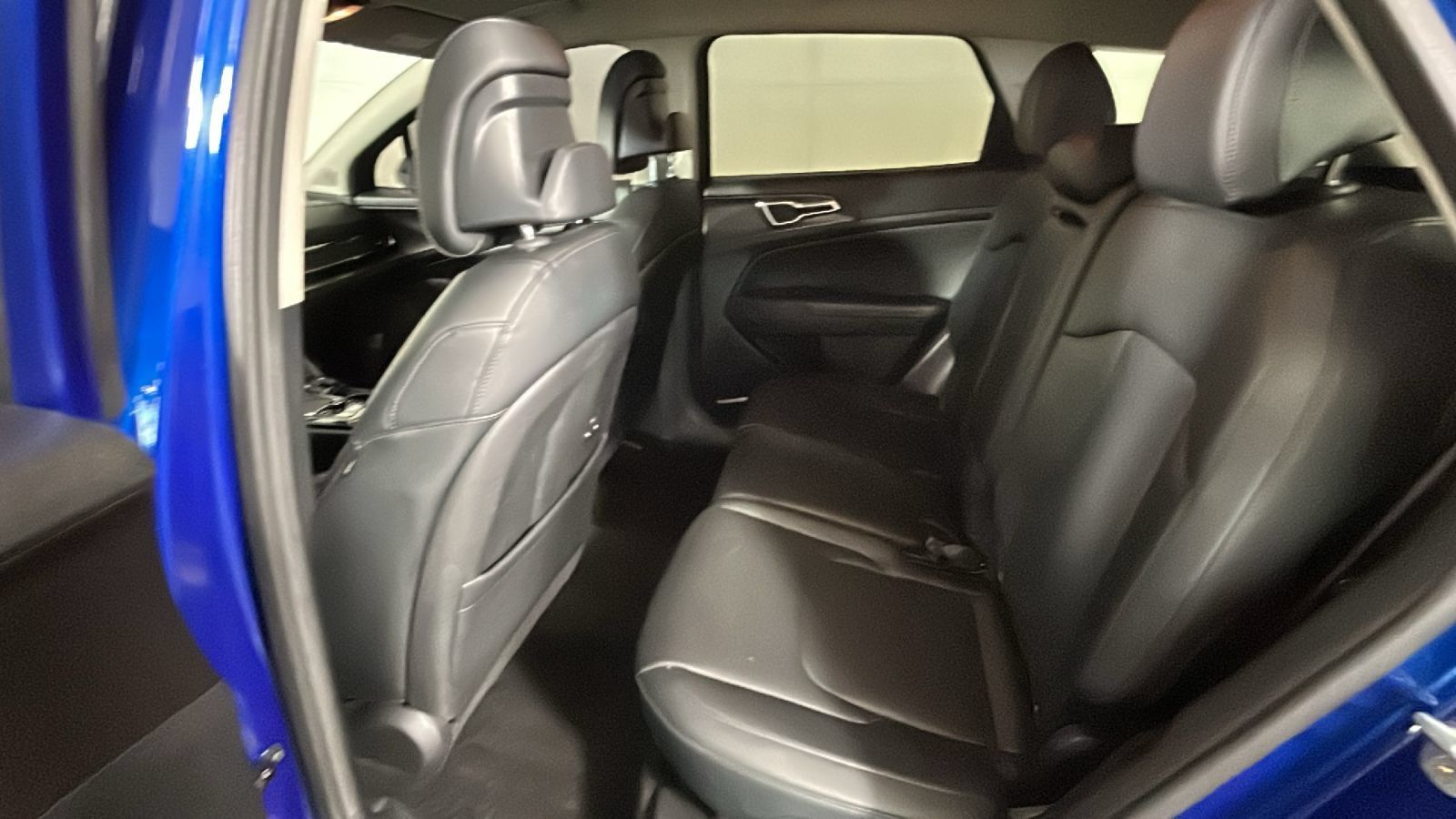 Used 2023 Kia Sportage EX FWD image 30