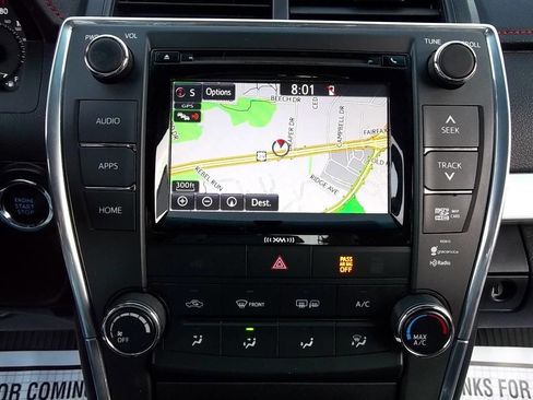 Used 2017 Toyota Camry SE w/ Moonroof Package FWD image 20