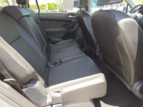Used 2023 Volkswagen Tiguan SE FWD image 18