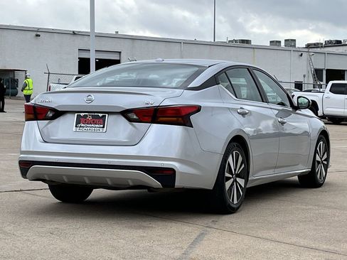 Used 2022 Nissan Altima 2.5 SV image 4