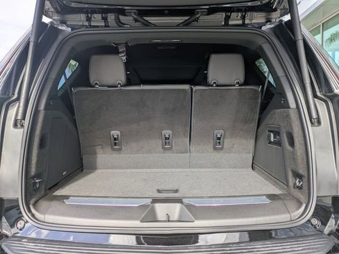 New 2026 Cadillac Escalade Luxury w/ LPO, Radiant Package AWD/4WD image 16