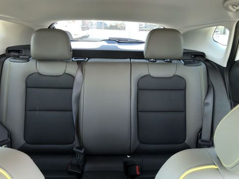Used 2025 Chevrolet Trax ACTIV w/ Driver Confidence Package FWD image 19