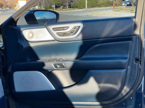 Used 2017 Lincoln Continental Black Label w/ Rear-seat Package image 20