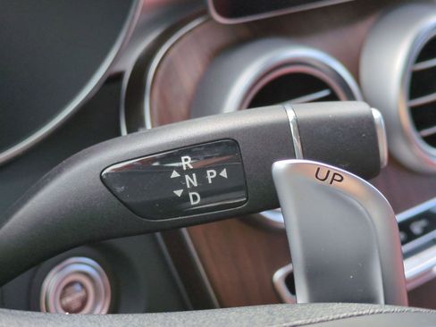 Certified 2021 Mercedes-Benz GLC 43 AMG 4MATIC image 27