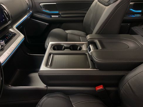 New 2025 Ford Expedition Max Platinum w/ Stealth Performance Package image 37