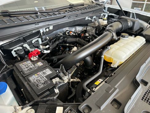 Used 2025 Ford Expedition Max Platinum AWD/4WD image 17