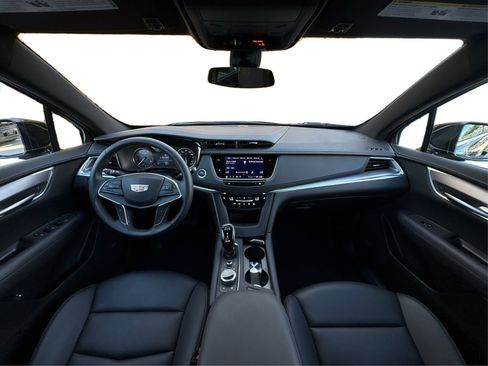 New 2025 Cadillac XT5 Luxury image 23