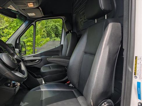 Used 2025 Mercedes-Benz Sprinter 2500 image 22