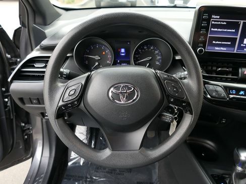 Used 2019 Toyota C-HR LE image 18