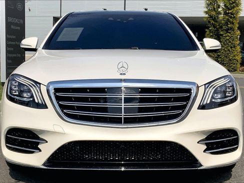 Used 2018 Mercedes-Benz S 560 4MATIC Sedan image 2