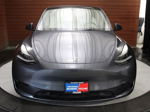 Used 2022 Tesla Model Y Performance image 2