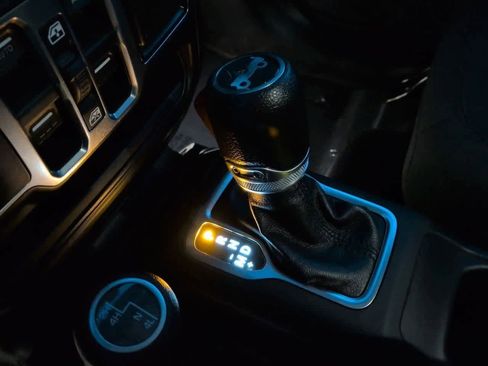 Used 2018 Jeep Wrangler Unlimited Sport S image 30