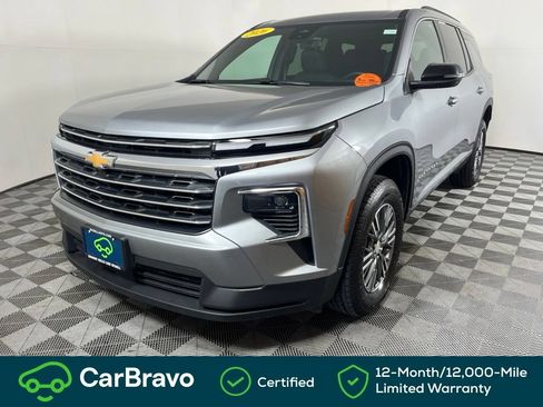 Used 2026 Chevrolet Traverse LT AWD/4WD image 12