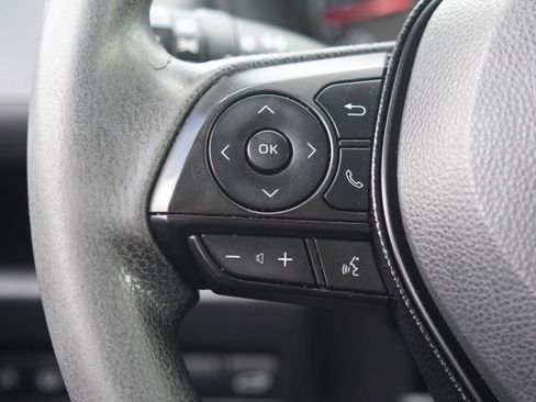 Used 2020 Toyota RAV4 XLE w/ Convenience Package FWD image 21