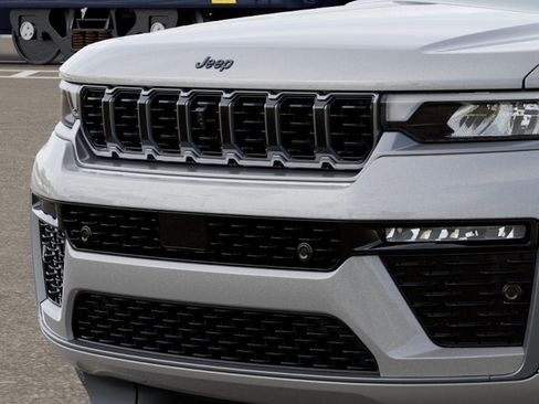 New 2026 Jeep Grand Cherokee L Summit AWD/4WD image 16
