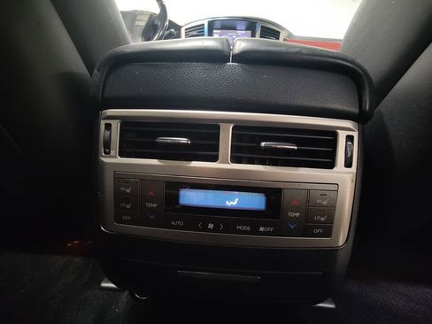 Used 2015 Lexus LX 570 4WD w/ Luxury Package image 19