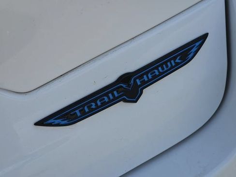 Used 2022 Jeep Grand Cherokee Trailhawk AWD/4WD image 12