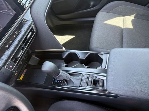 Used 2025 Toyota Camry LE image 41