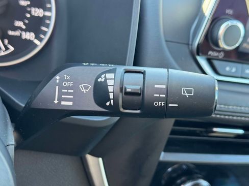 Certified 2025 Nissan Rogue SV image 24