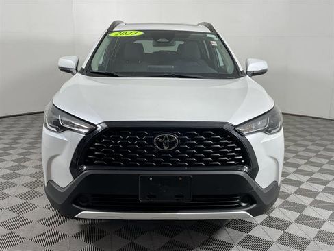 Certified 2023 Toyota Corolla Cross LE image 2