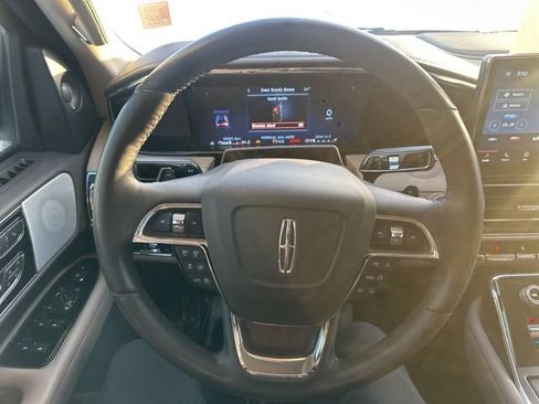 Used 2024 Lincoln Navigator L Reserve image 19