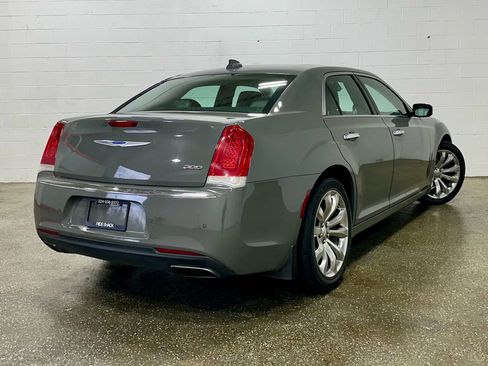 Used 2018 Chrysler 300 Limited w/ Safetytec Plus Group image 5