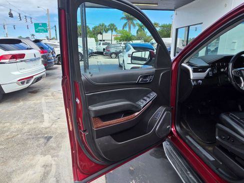 Used 2016 GMC Yukon XL SLT image 16