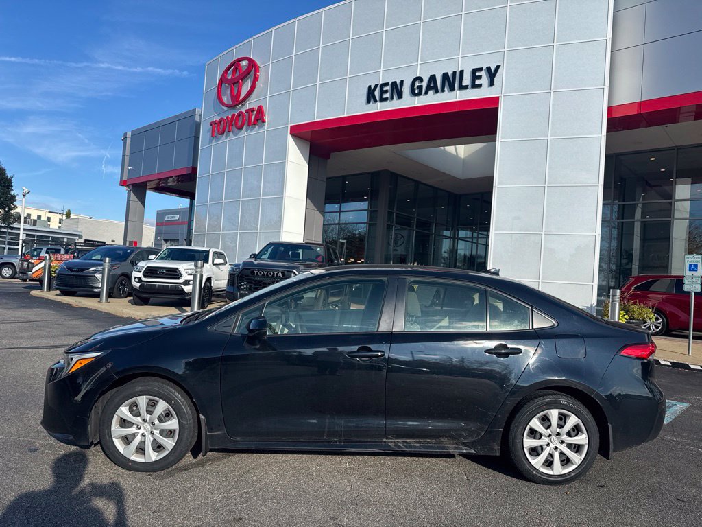 Certified 2024 Toyota Corolla LE FWD image 2