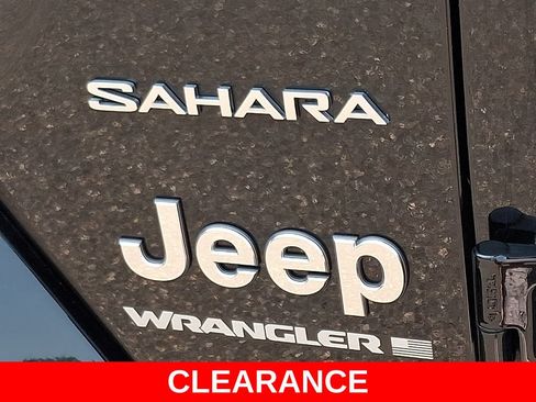Used 2024 Jeep Wrangler Unlimited Sahara w/ Safety Group AWD/4WD image 29