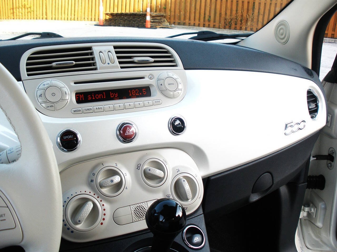 Used 2015 FIAT 500 Pop FWD image 32