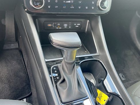 Used 2025 Hyundai Santa Cruz Limited AWD/4WD image 17