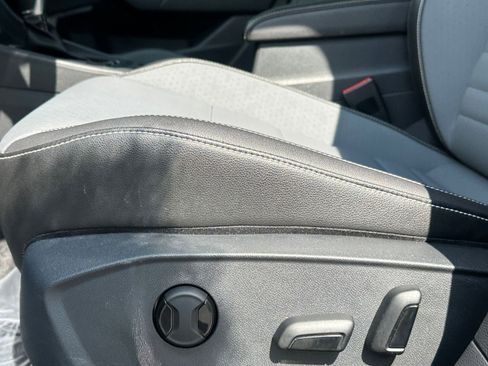 Used 2025 Volkswagen Jetta SE image 23