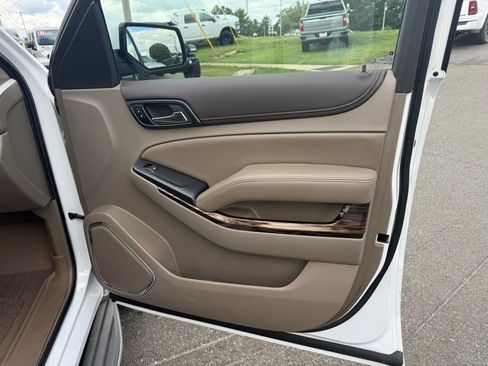 Used 2015 GMC Yukon SLT w/ HD Trailering Package image 30