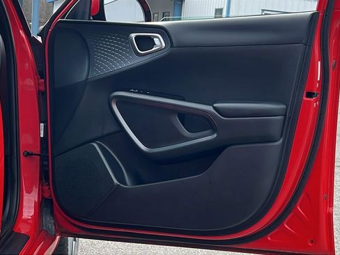 Used 2020 Kia Soul GT-Line FWD image 11