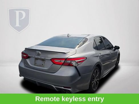 Used 2019 Toyota Camry SE FWD image 4