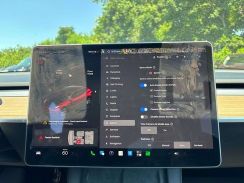 Used 2022 Tesla Model Y Long Range AWD/4WD image 27