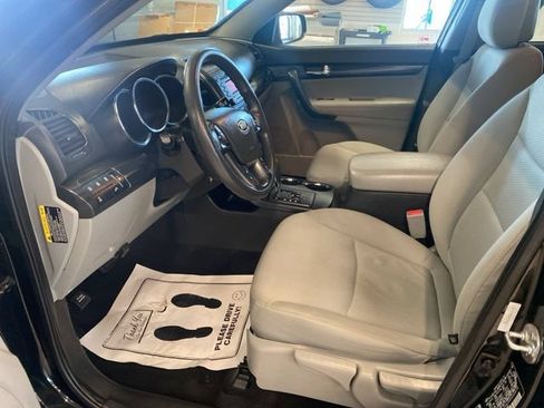 Used 2013 Kia Sorento LX AWD/4WD image 21