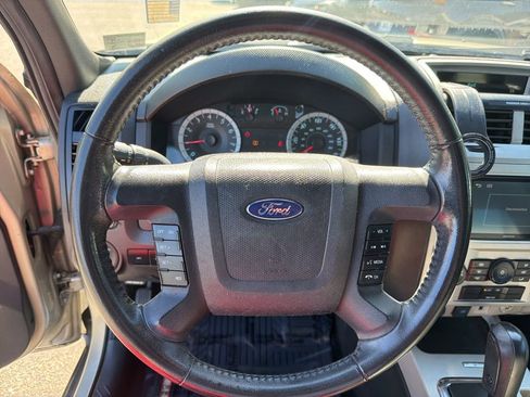 Used 2011 Ford Escape XLT w/ 201A Rapid Spec Order Code FWD image 17