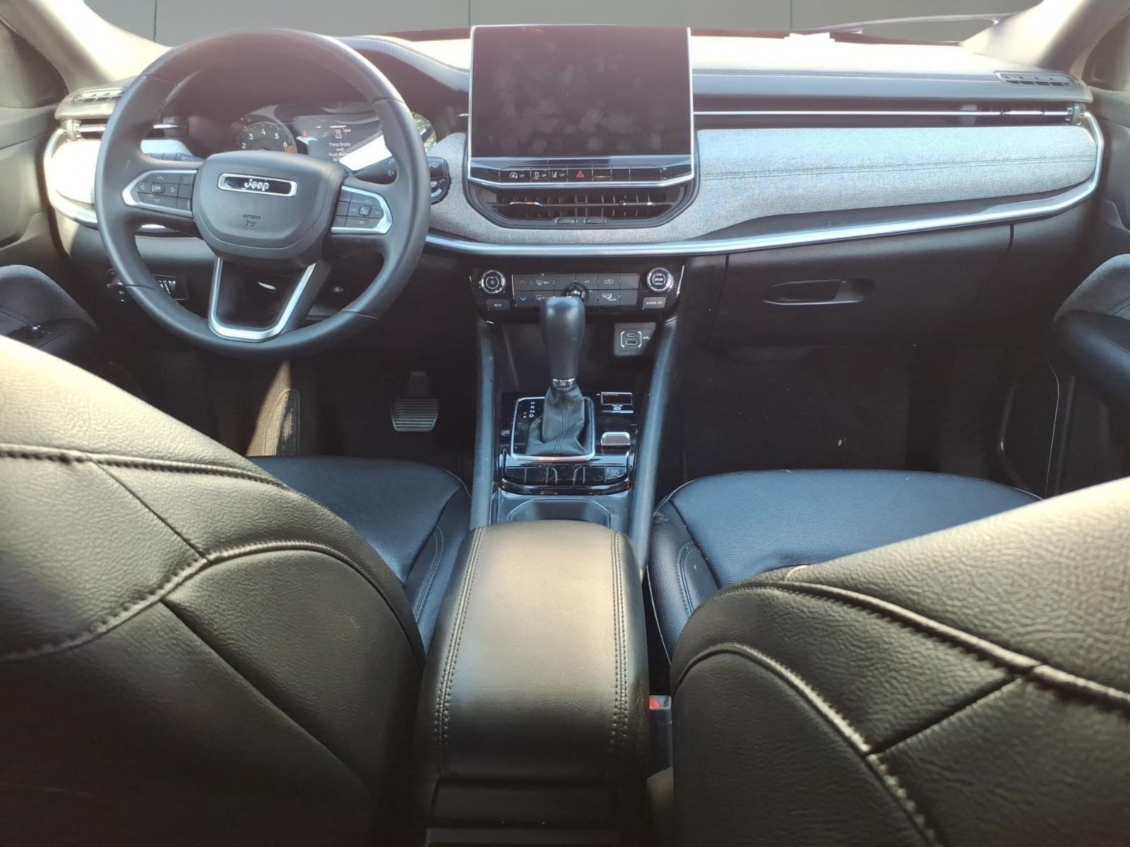 Used 2024 Jeep Compass Latitude AWD/4WD image 7